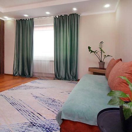 2 Ком Студия На 18 Этаже С Панорамным Видом На Горы В Жк Мега Тауер Almaty Bagian luar foto